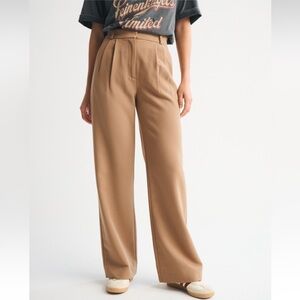 Abercrombie & Fitch Sloan Wide Leg Pant in Camel/Tan
